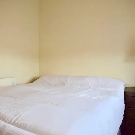 2 Bedroom Terraced House Near Centre Casa de Férias *
