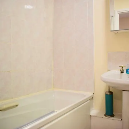 Holiday home 2 Bedroom Terraced House Near Centre Dublin
