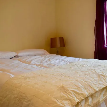 2 Bedroom Terraced House Near Centre Dublin